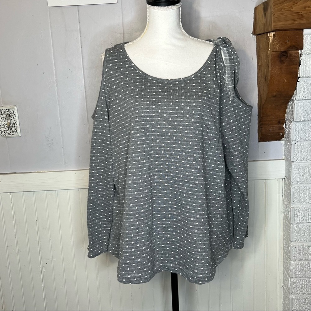 LANE Bryant Cold Shoulder Polka Dot Top Size 26/28